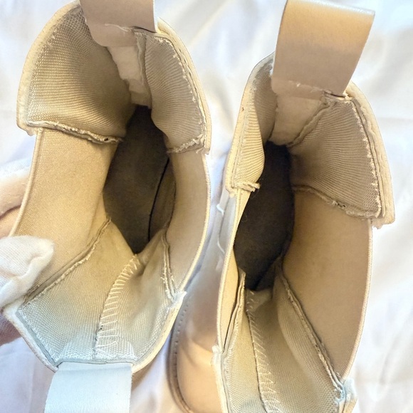 Cream Chunky Combat Boots – Size 40 (US 9) - Picture 7 of 8